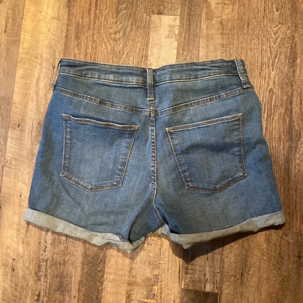 Universal Threads shorts - Picture 3 of 3